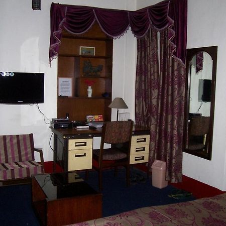 Blue Chip Hotel Колката Екстериор снимка