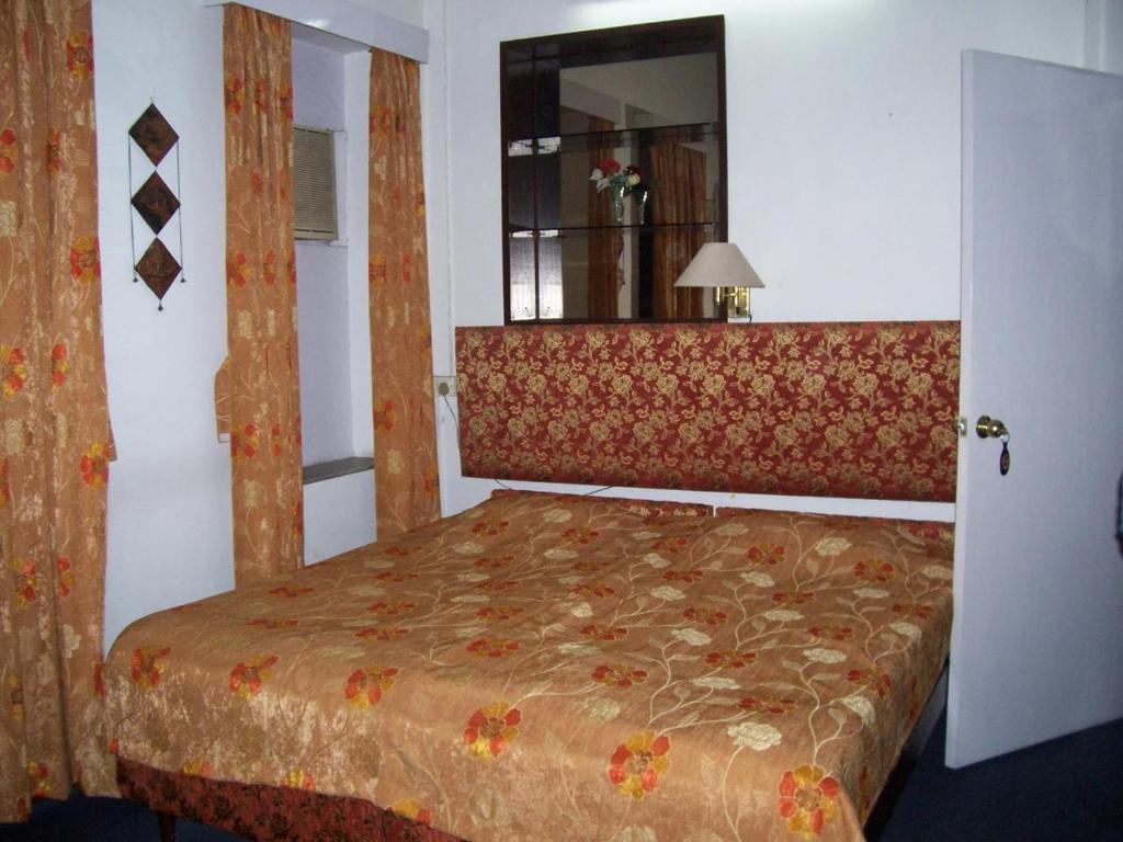 Blue Chip Hotel Колката Екстериор снимка